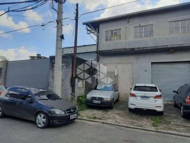 Galpão com 300 m² com Pé de 5M + Estacionamento para caminhão e doca + Loja