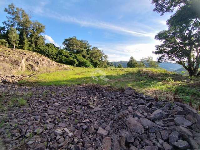 Amplo terreno de 5.373 m² no Bairro São Roque