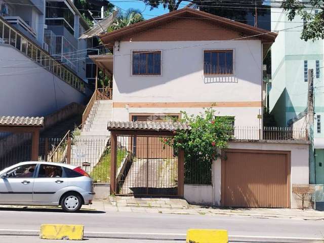 Terreno com  casas no bairro São Roque