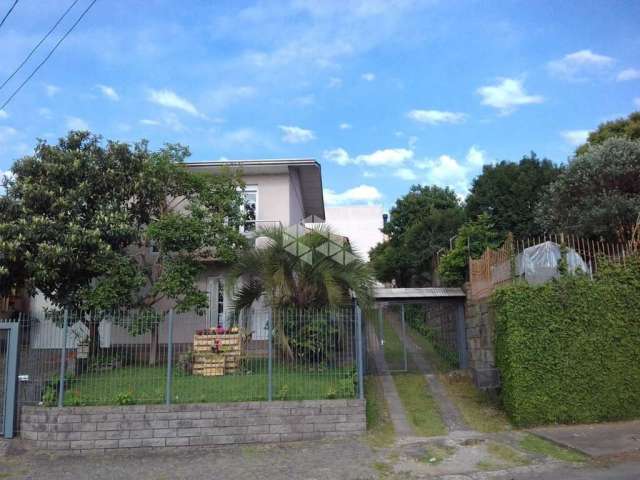 Terreno com 2 casas no bairro Fenavinho