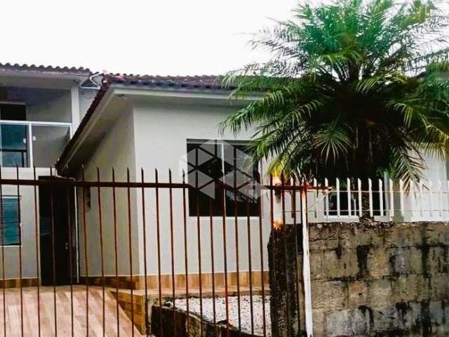 Casa em Condomínio com 03 quartos/dormitórios no bairro Potecas, em São José- SC