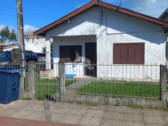 Terreno com 03 casas no bairro Vargem Grande, em Florianópolis- SC