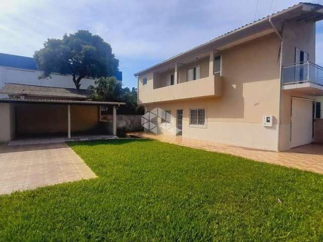 Casa com 02 quartos/dormitórios no bairro Serraria, em São José- SC