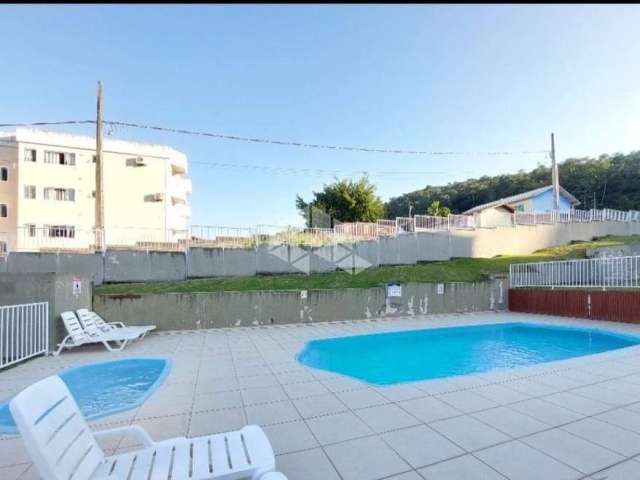 Apartamento com 02 quartos/dormitórios no bairro São Sebastião, em Palhoça- SC