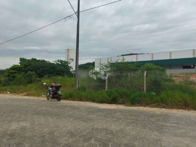 Terreno no bairro Areias, em São José- SC