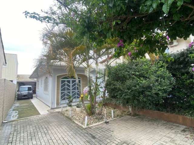 Casa com 04 quartos/dormitórios no bairro Praia João Rosa, em Biguaçu/SC