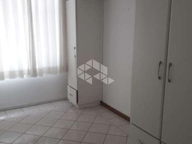 Apartamento semimobiliado com 2 quartos/dormitórios no bairro Capoeiras, em Florianópolis- SC