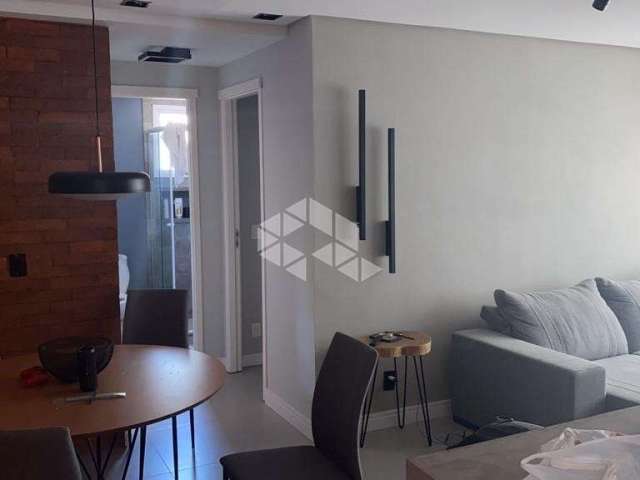 Apartamento 2 dormitórios impecável