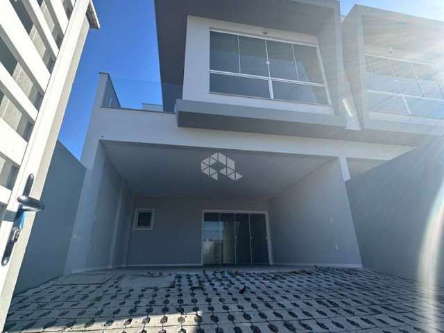 Casa duplex com três quartos em Morrinhos Bombinhas SC