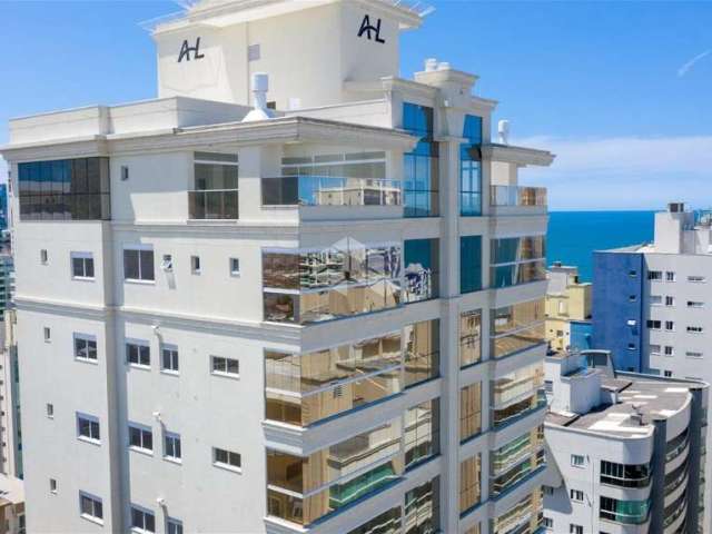 Apartamento com quatro quartos na meia Praia Itapema SC