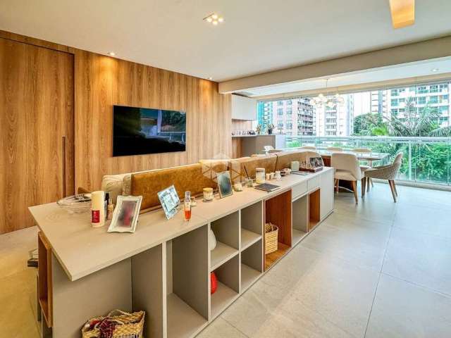 Apartamento mobiliado com 2 suítes à venda, 106 metros quadrados e 2 vagas - Aclimação, São Paulo/SP