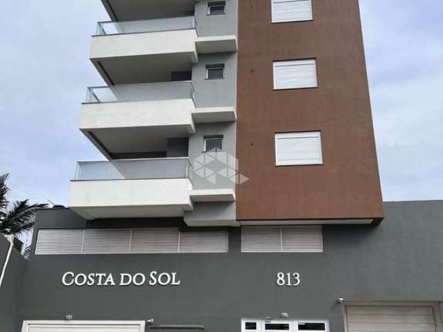 Apartamento com 02 dormitórios, sacada e churrasqueira à venda no bairro Camobi em Santa Maria.