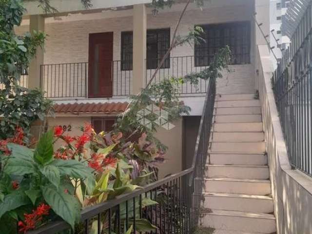 Casa de 5 dormitórios , com terraço com churrasqueira no bairro Nossa Senhora de Fátima de Santa Maria