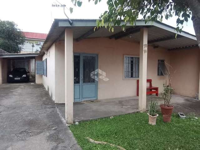 Casa com 3 quartos e 2 banheiros bem localizada no bairro Tancredo Neves em Santa Maria