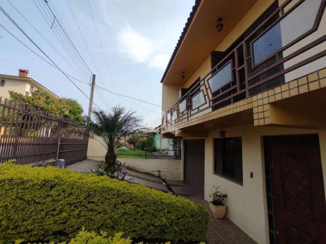 Casa Semi mobiliada com 5 quartos  e 1 suíte no Bairro Camobi em Santa Maria