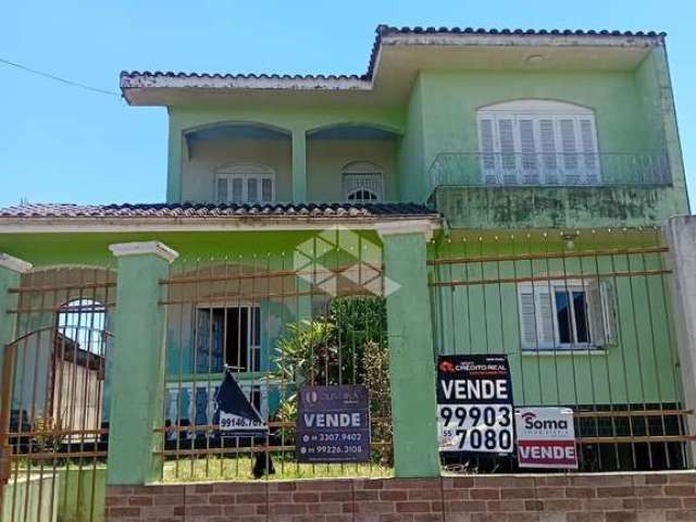 Casa sobrado à venda  4 quartos, uma suíte no bairro Itararé em Santa Maria