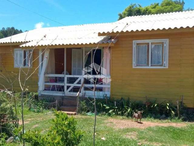 Casa com 3 dormitórios 1 banheiro e lavanderia no Vale dos Pinheiros, Gramado.