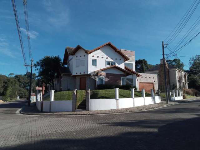 Casa 4 dormitórios a venda em Gramado