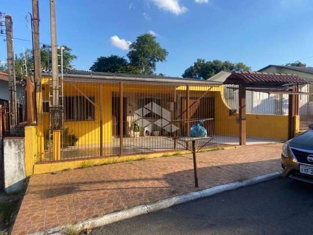 Ampla casa com 3 quartos Dormitórios, sendo 1 suite no Bairro Igara