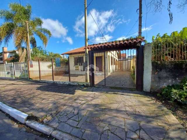 Casa com 2(dois) dormitórios no Bairro Marechal Rondon.