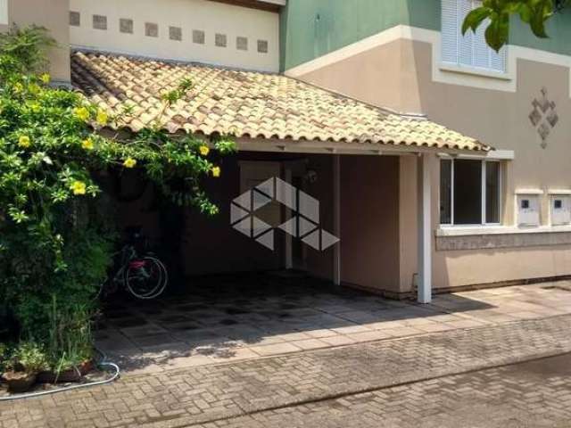 Casa em condomínio, 4 dormitórios, de esquina, 2 box