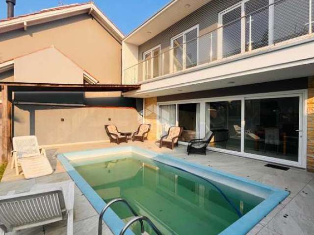 Casa/Sobrado 3 dormitórios com suíte, piscina e 3 vagas no Moinhos de Vento