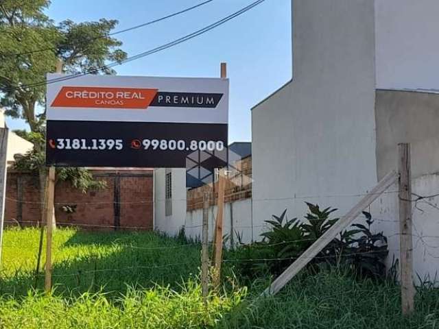 Terreno plano com 450 m² em Canoas.