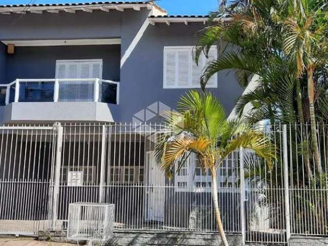 Casa sobrado, Zona Norte, com 3 d 1s 4 vagas