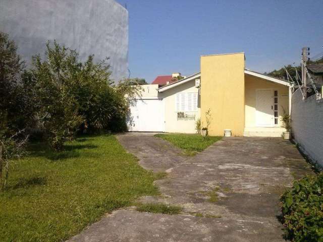 Casa térrea com 3 quartos, terreno com 708 m2