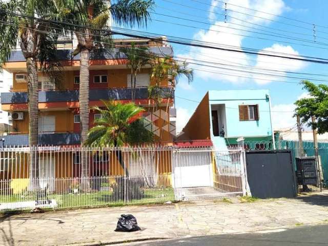 Apartamento de dois dormitórios com sacada e vaga escriturada na Glória