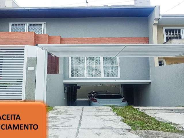 Sobrado com 3 quartos e 4 banheiros no bairro Tingui.