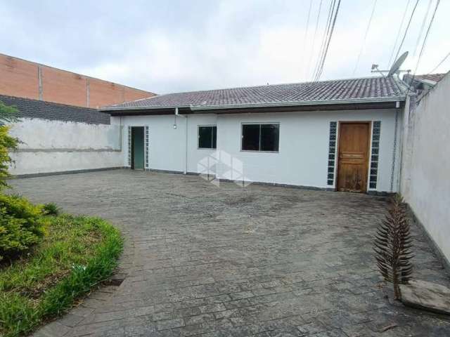 Terreno com 4 Casas no Boqueirão-PR