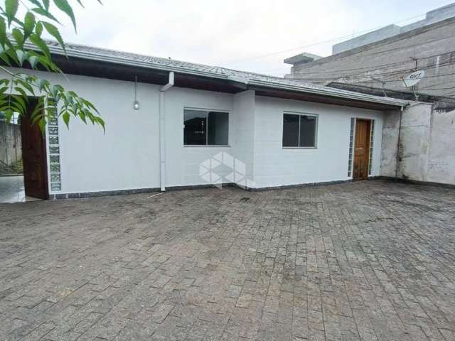 Terreno com 4 Casas á venda no bairro Boqueirão, Curitiba-PR