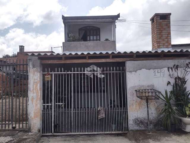 Casa com 3 quartos e 2 banheiros em Curitiba-PR.