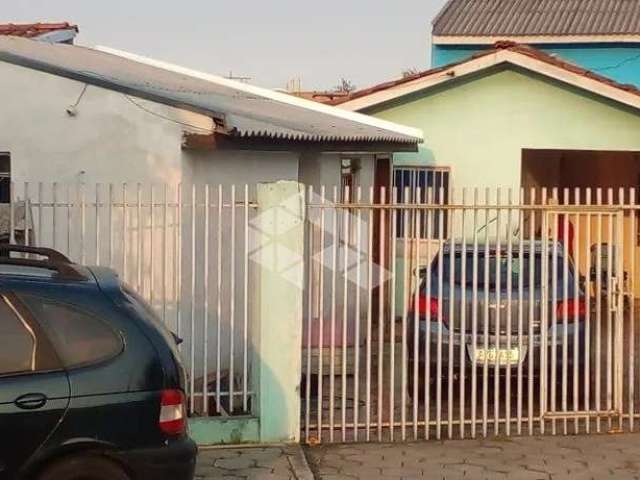 Casa com 4 quartos e 2 banheiros, no bairro do Tatuquara, em Curitiba - PR.