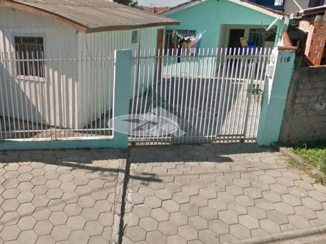 Casa com 4 quartos e 180m² para vender por R$ 240.000 no bairro do Tatuquara, em Curitiba - PR.