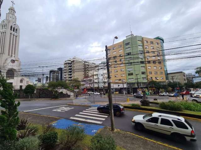 LOJA TÉRREA + MEZANINO (560m²) NO CORAÇÃO DO BAIRRO SÃO PELEGRINO EM CAXIAS DO SUL