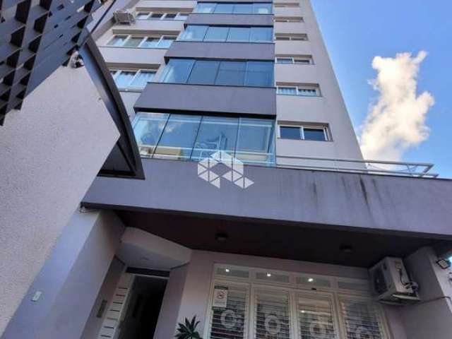 Apartamento semimobiliado de 03 dormitórios com suíte à venda no Bairro São Pelegrino em  Caxias do Sul