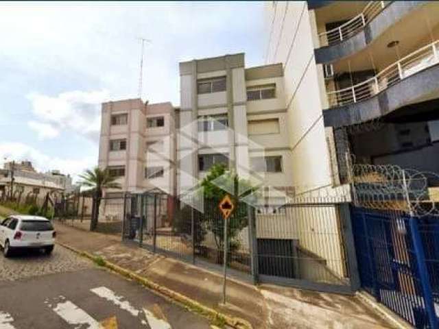 Apartamento semimobiliado de 03 dormitórios no bairro Pio X  em Caxias do Sul.