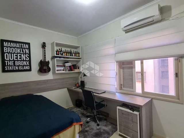 Apartamento 2 dormitórios no Centro Histórico