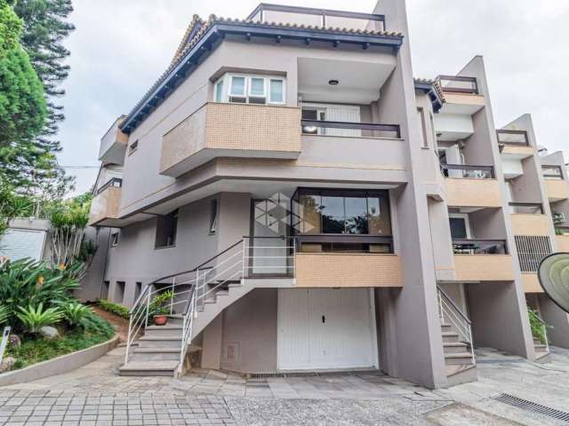 Casa em Condomínio 3 dorm com Piscina