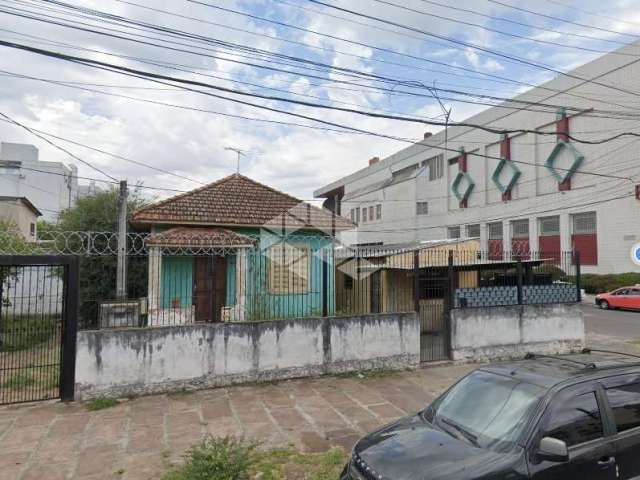 Terreno de 341m² no Jardim Botânico, Ideal para Incorporadoras em frente ao bourbon Ipiranga.