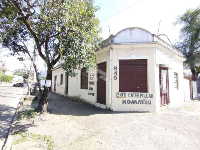 Terreno de esquina de 251 m² em ótima localização na Avenida Ceará no Bairro São João Poa