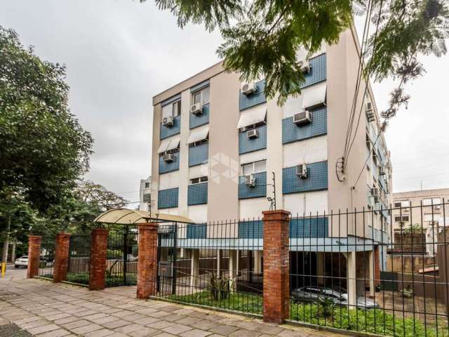 Apartamento com 3 dormitórios com vaga coberta no bairro Petrópolis