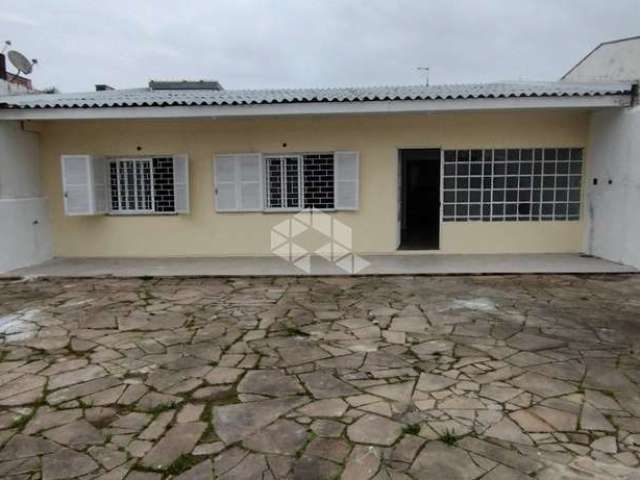 Casa com 3 Dormitórios no bairro Niterói em Canoas.