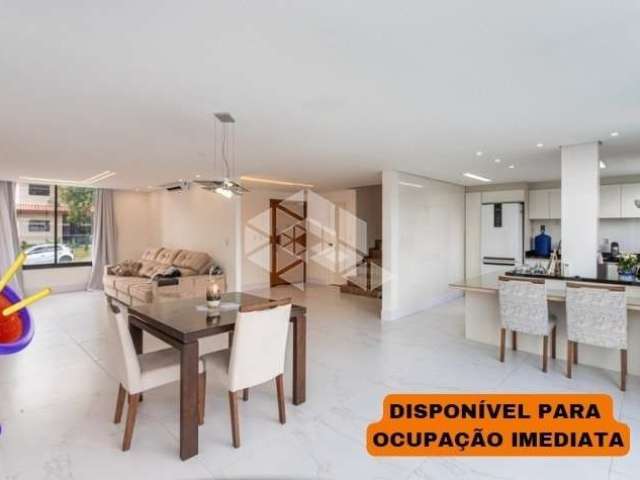 Casa 3 Dormitórios/quartos (2 suítes), 242,60 m², Verdes Campos