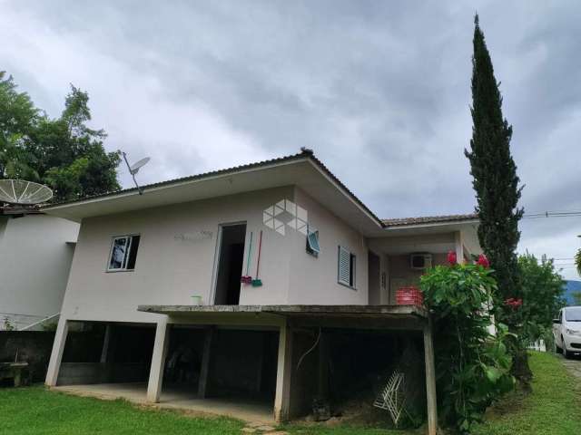 Vende-se Belíssima Casa em Santo Amaro!