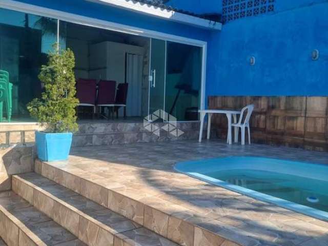 Vende-se Belíssima Casa a 50 Metros do Mar!