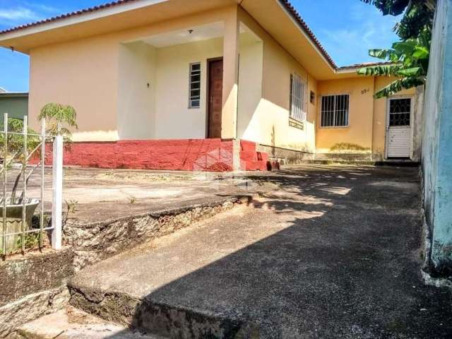 Casa com excelente localização no Abraão