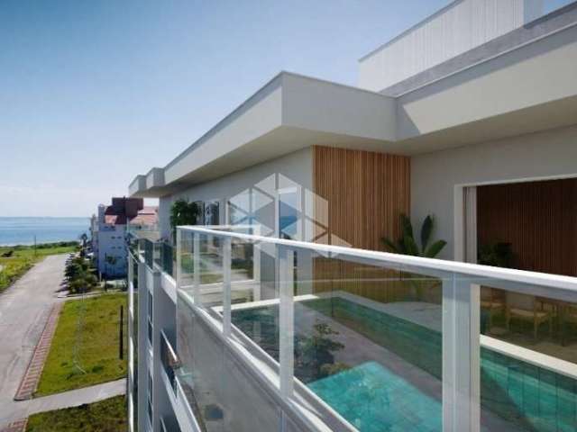 Cobertura com vista mar, 3 suítes, terraço com churrasqueira e piscina, bairro palmas.